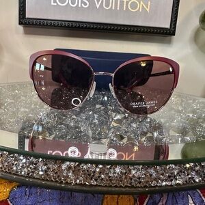 New In Case Draper James DJ7055 Sunglasses.